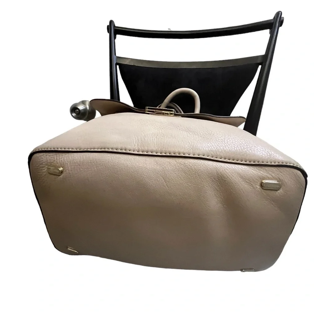 Tory Burch Clara Leather Satchel $495 Light, Pink size, medium Crossbody bag, ￼